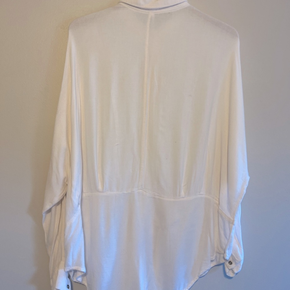We the Free Oversized Women’s Off-White Button Down Collared Comfortable Shirt - Picture 3 of 6